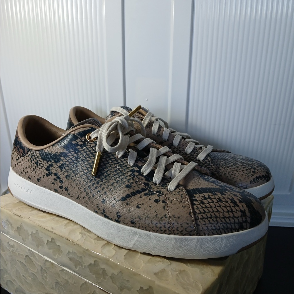 Women's Snakeskin Pattern Sneakers